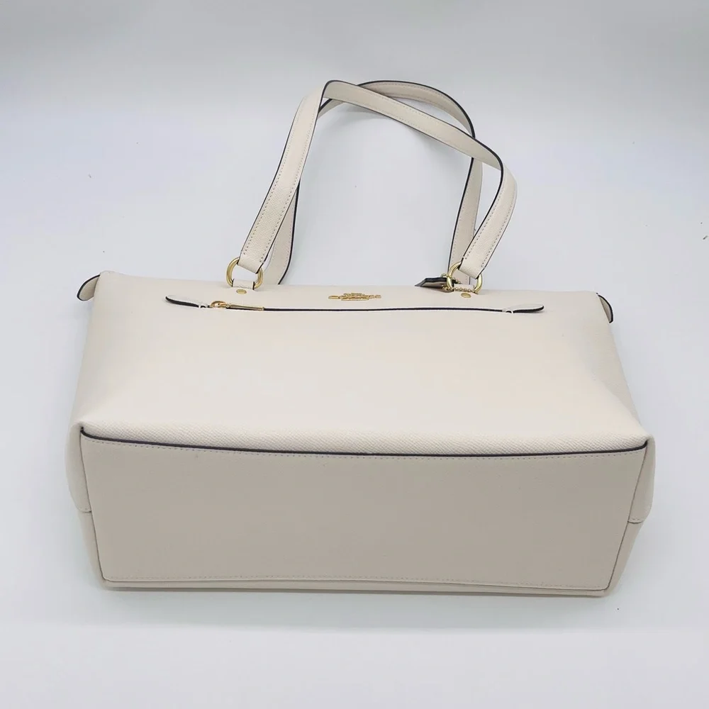 Coach Gallery Tote Bag - Picture 5 of 9